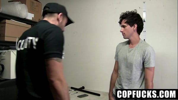 security guy gets nice cock sucked